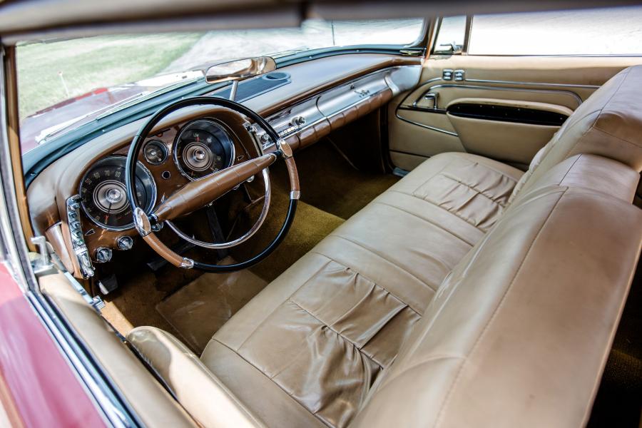 Интерьер Imperial Crown Convertible (LY1-M) 1958 года  (фото 12 из 29)